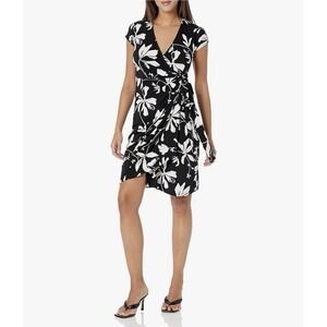 Maggy London Floral Short Sleeve V-Neck Tie Waist Wrap Dress 16W Black & White